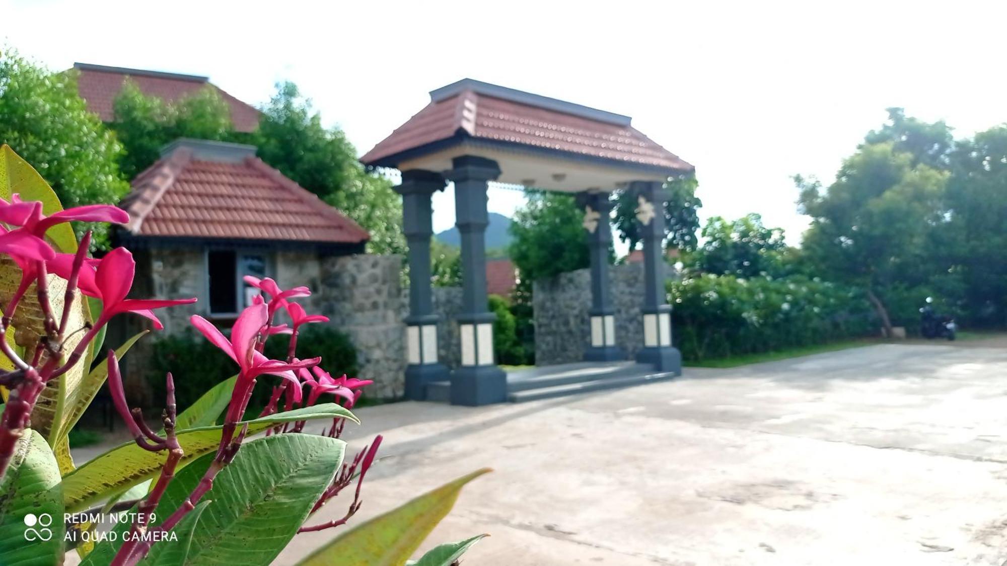 Hibis By Sparsa Vellore Luaran gambar