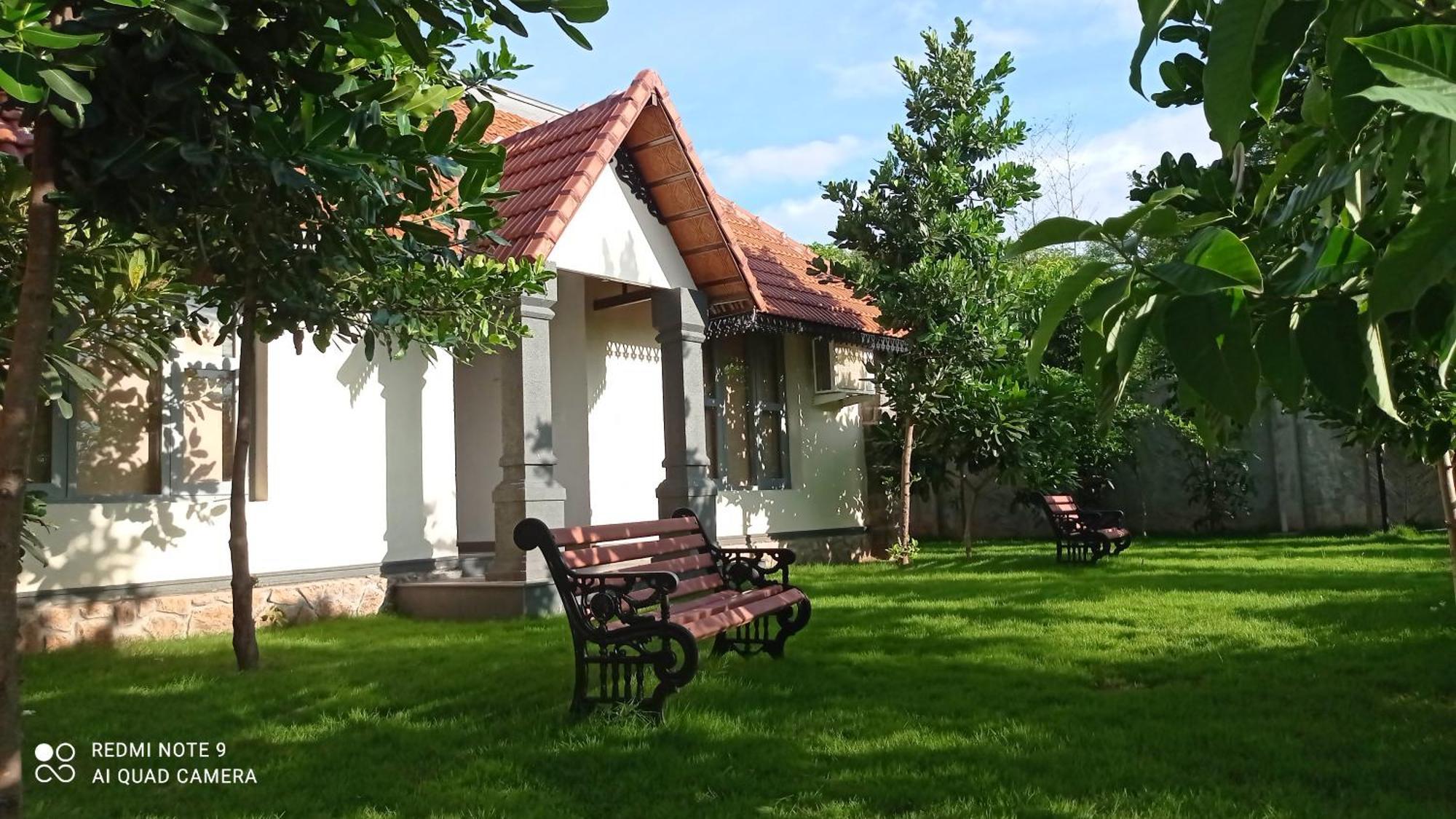 Hibis By Sparsa Vellore Luaran gambar