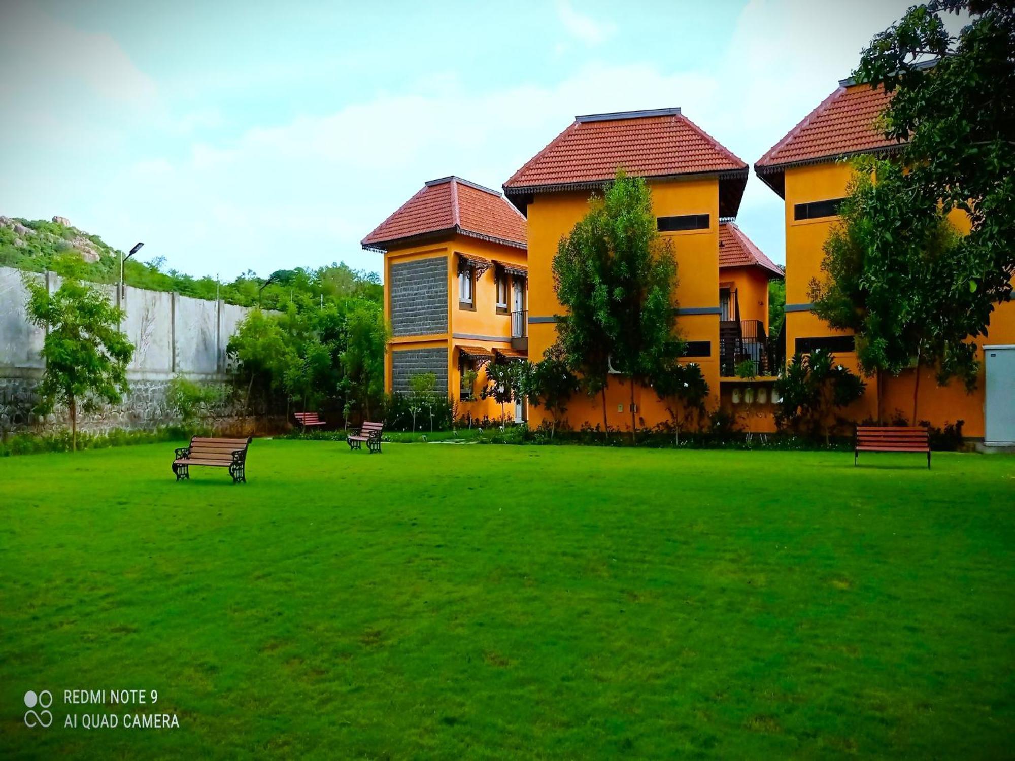 Hibis By Sparsa Vellore Luaran gambar