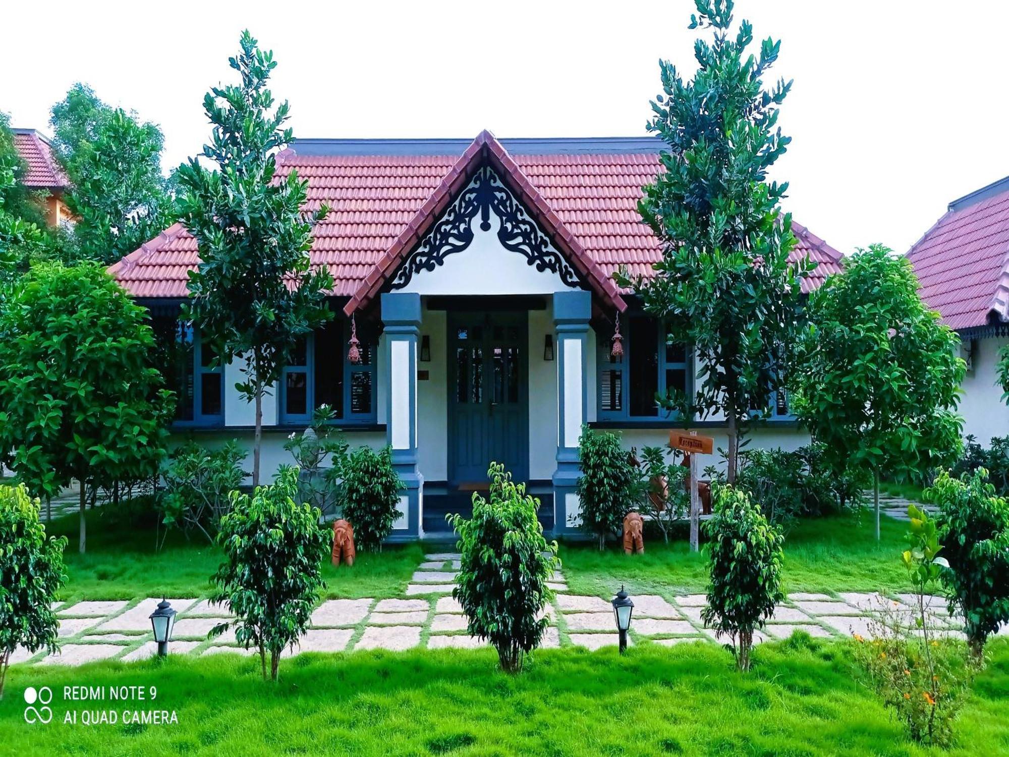 Hibis By Sparsa Vellore Luaran gambar